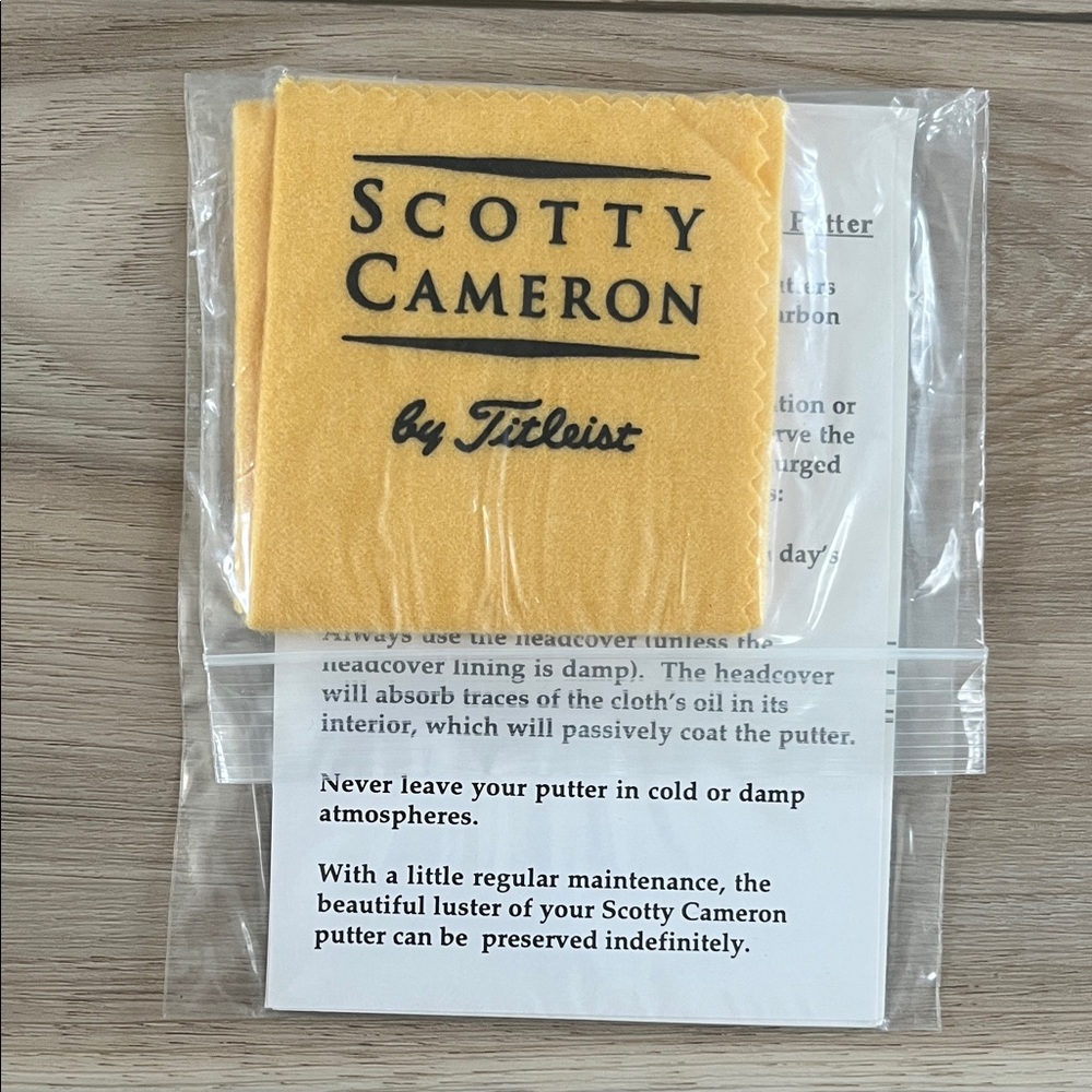 Titleist Scotty Cameron Yellow Putter Cloth